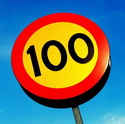 Speed limit sign set to 100